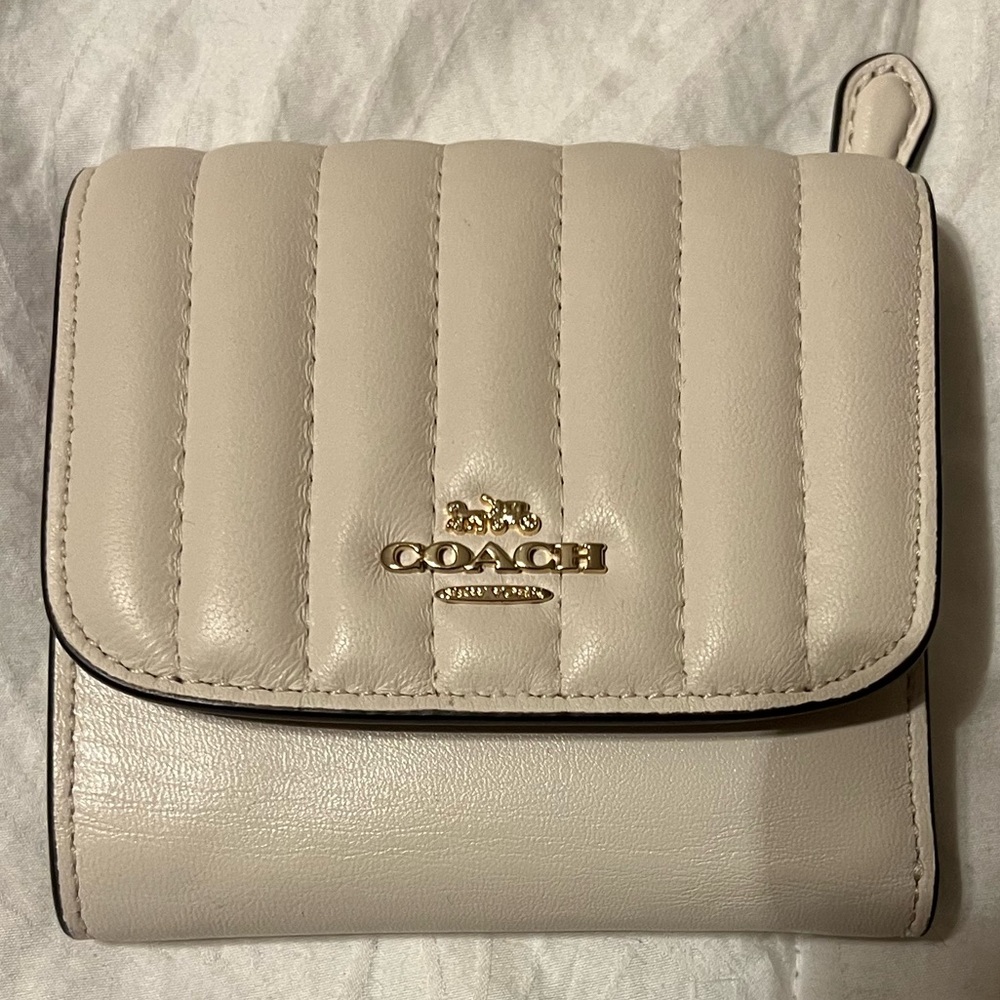Coach wallet- Medium fold wallet with gold logo